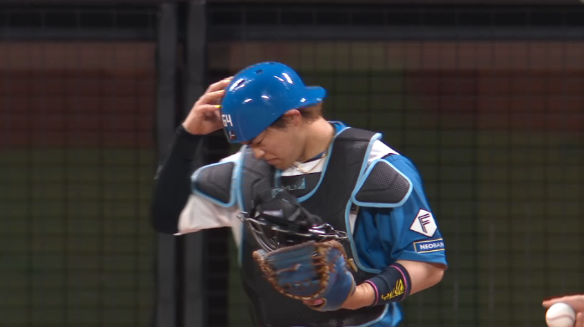 2回表・F田宮裕涼 走者の動きを見逃さず正確な送球で盗塁を阻止!!