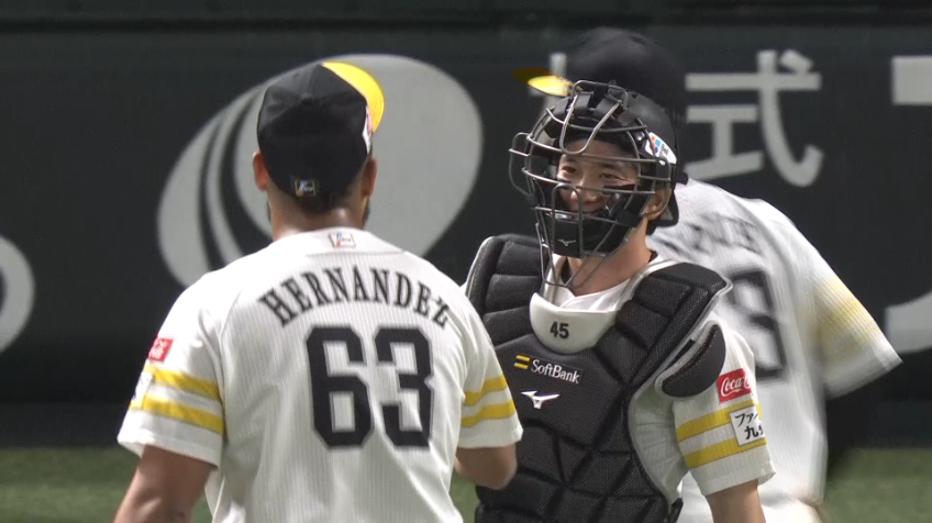 8回表・Hヘルナンデス 隙を逃さず牽制アウト!!