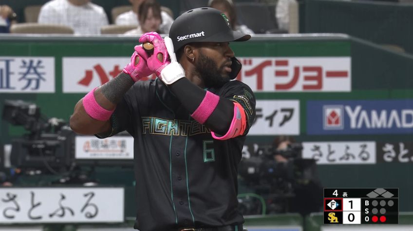 4回表・Fカストロ 来日初ホームラン!!