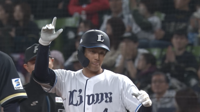 8回裏・L石井一成 センターへ待望の移籍後初ヒットを放つ!!