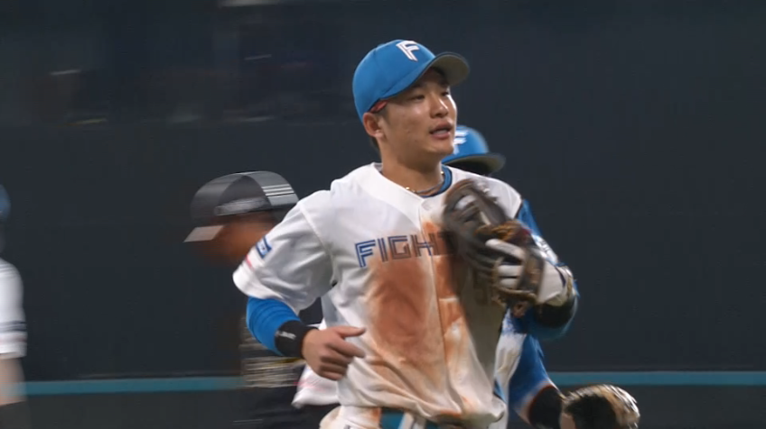 5回表・F奈良間大己 抜けそうな当たりをナイスキャッチ!!