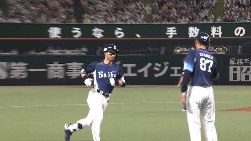 4回表・L外崎修汰 今季第１号となる同点2ランホームランを放つ!!