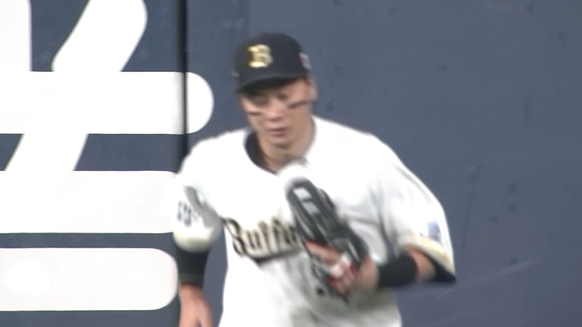 4回表・B廣岡大志 自慢の俊足で追いつきナイスキャッチ!!