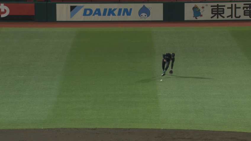 4回裏・F水谷瞬 ホームへの好返球で失点を防ぐ!!