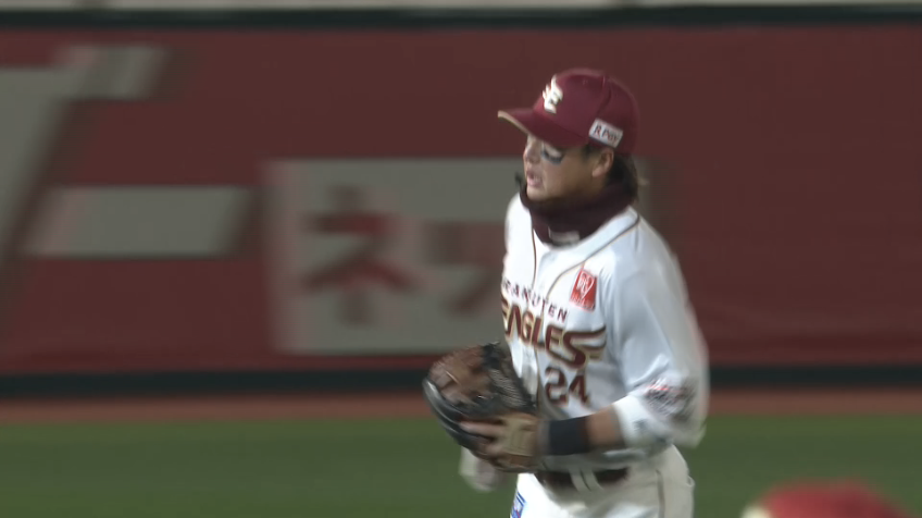 4回表・E黒川史陽 抜けそうな打球を捕るナイスプレー!!