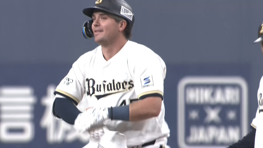 7回裏・Bシーモア 逆方向へのタイムリーヒット!!