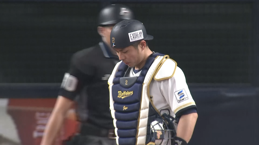 3回表・B若月健矢 三塁への素早く正確な送球で盗塁を阻止!!