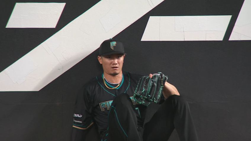 3回表・F西川遥輝 フェンス際の打球をジャンピングキャッチ!!