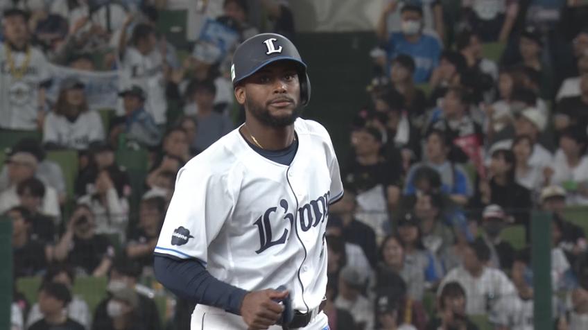 1回裏・Lカナリオ 走者一掃のタイムリー2ベース!!