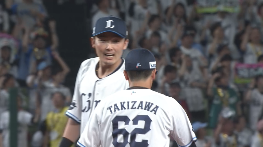 8回表・L滝澤夏央 難しい打球を華麗に処理!!