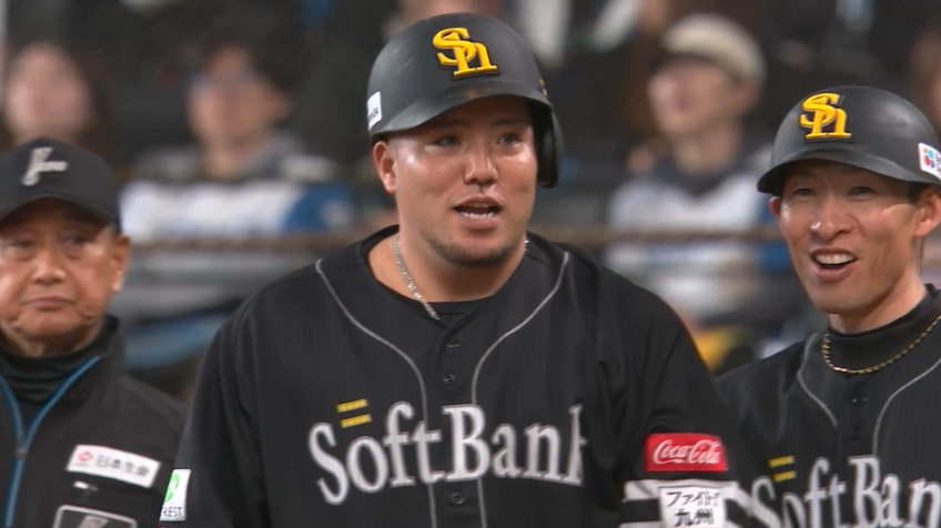 8回表・H山川穂高 一二塁間を破るタイムリーで二桁得点!!