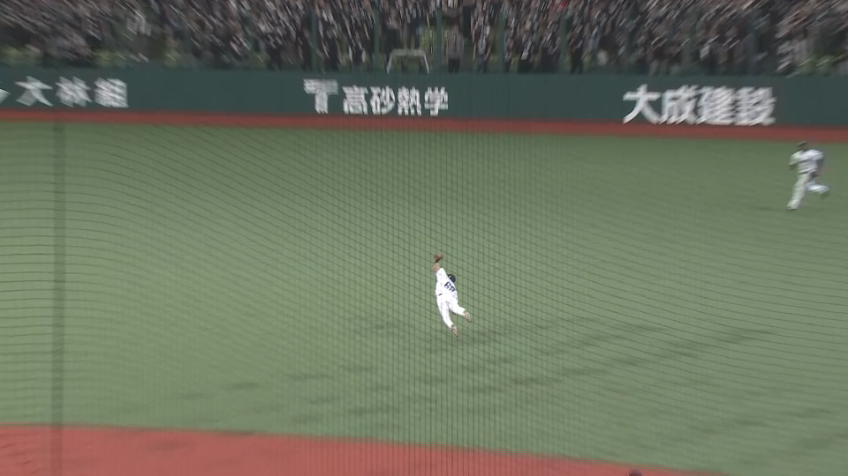 10回表・L滝澤夏央 下がりながら後ろ向きでダイビングキャッチ!!