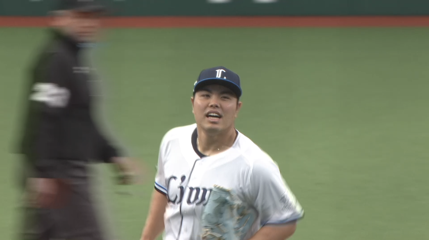 5回表・L平良海馬 打球をはじくも好フィールディング!!