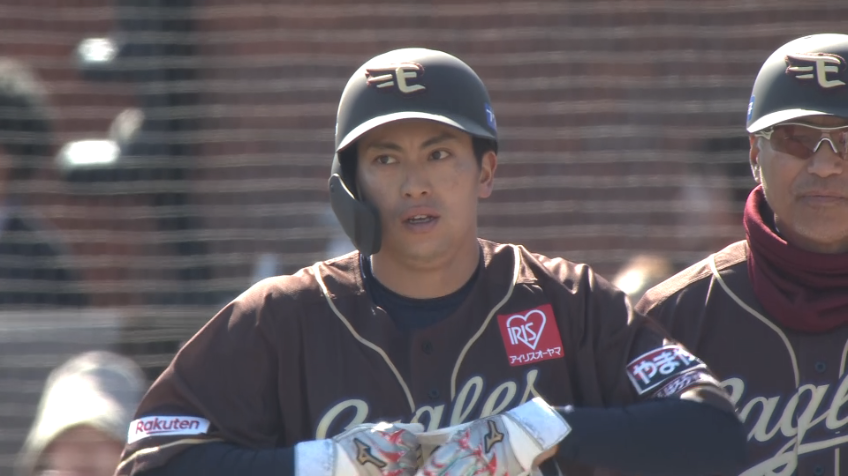 5回裏・E小郷裕哉 センターへ先制タイムリーヒットを放つ!!