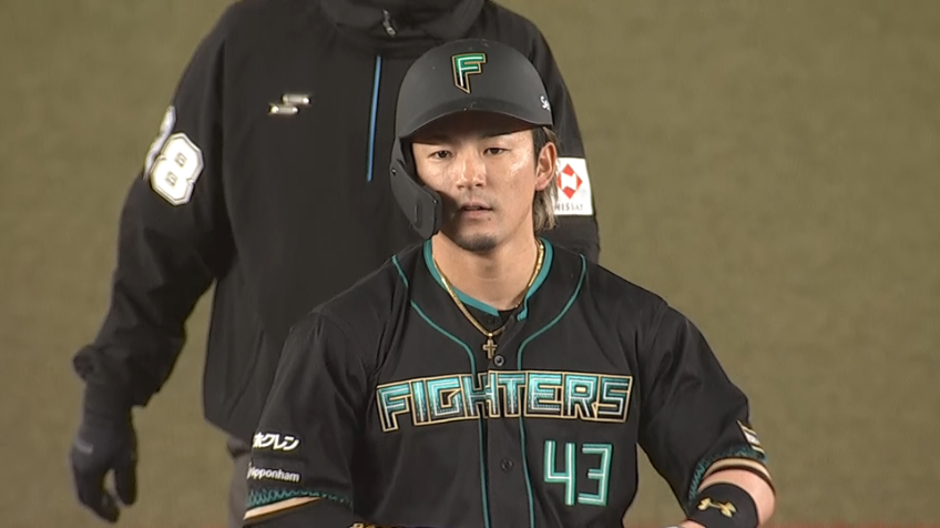 4回表・F水野達稀 ライトへの勝ち越しタイムリー2ベースヒット!!