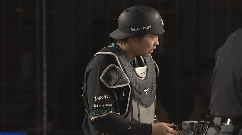 5回裏・F田宮裕涼 素早い送球で盗塁を阻止!!