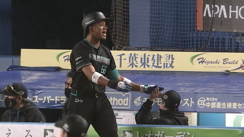 5回表・F万波中正 ライトへの第6号ソロホームラン!!