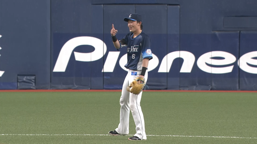 4回裏・L源田壮亮 イレギュラーしたゴロを華麗に処理!!