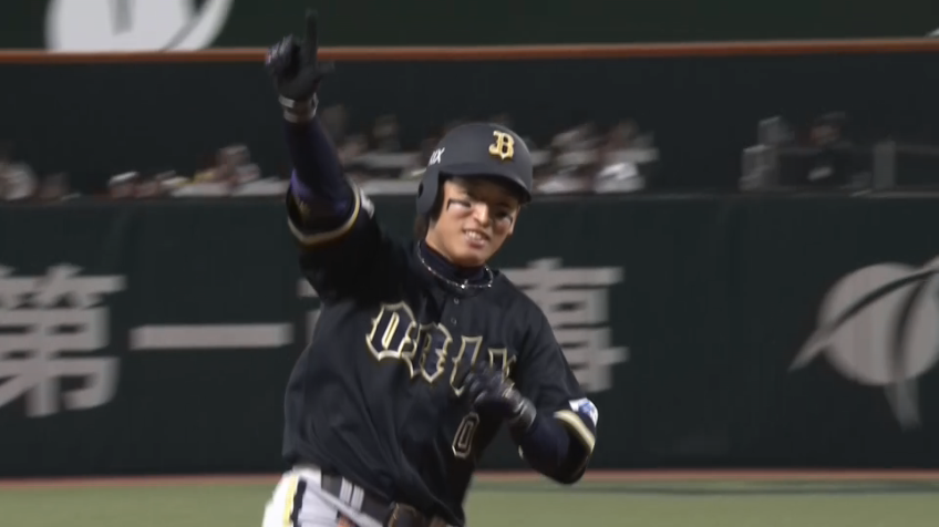 8回表・B渡部遼人 プロ初となるライトへの2ランホームラン!!