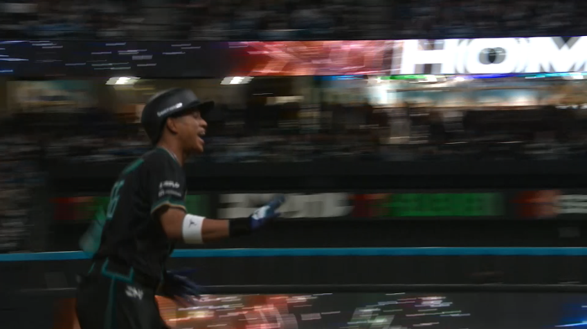 4回裏・F万波中正 逆方向への第7号ホームラン!!