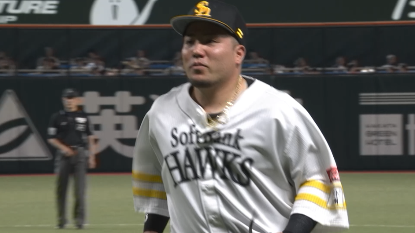 3回表・H山川穂高 一塁線への鋭い打球を捌く!!