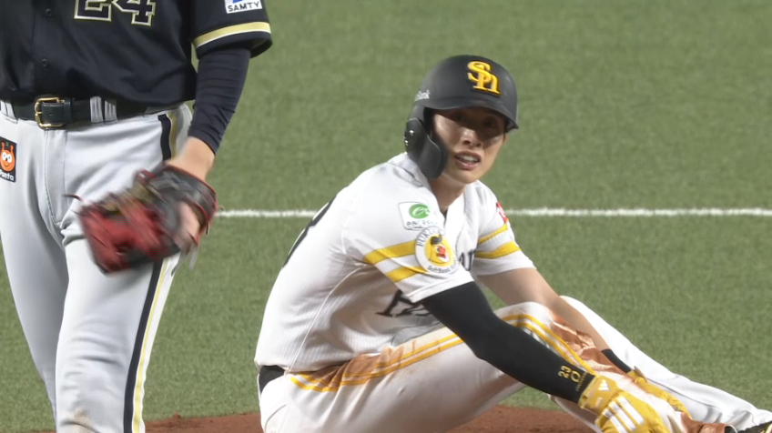 5回裏・H周東佑京 いいスタートを切って盗塁成功でチャンスメイク!!