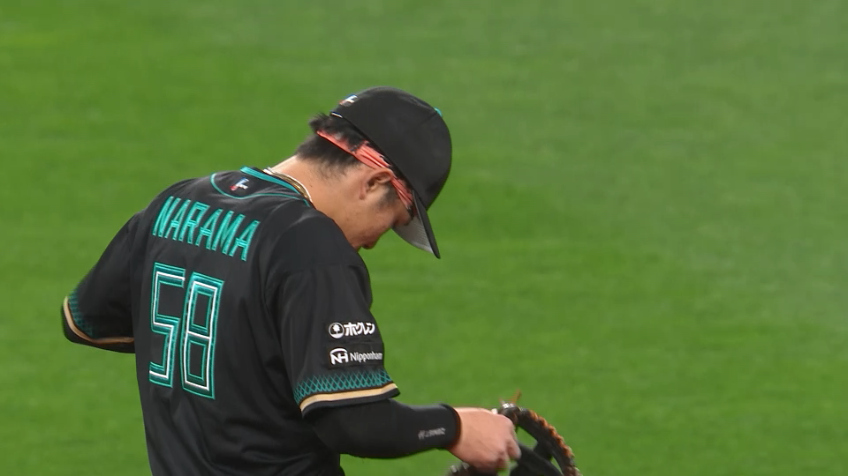 7回表・F奈良間大己 ヒット性の当たりをアウトにする好プレー!!