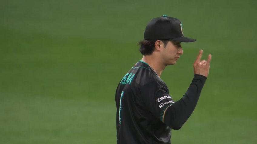 7回表・F淺間大基 前進守備で打球をキャッチしタッチアップを阻止する好プレイ!!