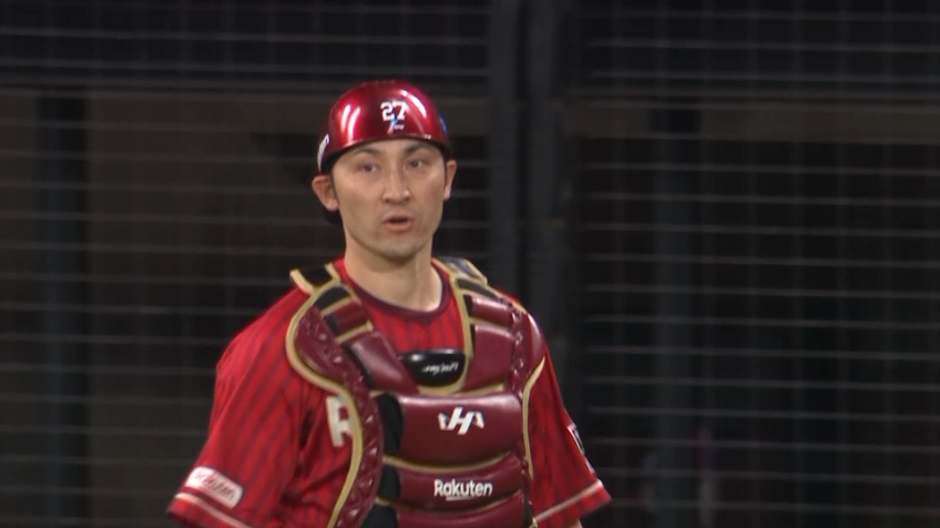 3回裏・E伊藤光 正確な送球で盗塁阻止!!