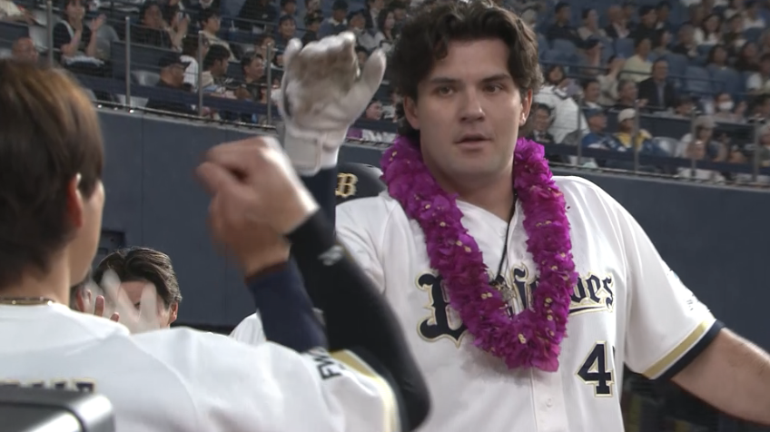 7回裏・Bシーモア 来日初アーチは勝ち越し2ラン!!