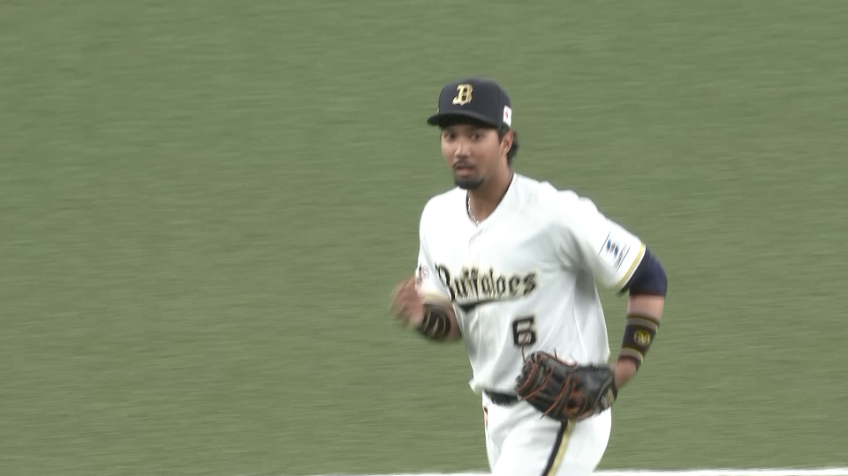 9回表・B宗佑磨 好判断!! ランニングスローでアウトに!!