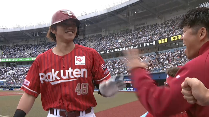 7回表・E平良竜哉 ファンの待つレフトスタンドへプロ初HR!!