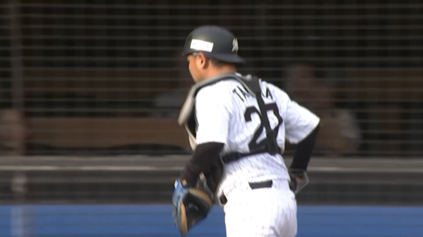 8回表・M田村龍弘 素早い送球で盗塁を阻止!!