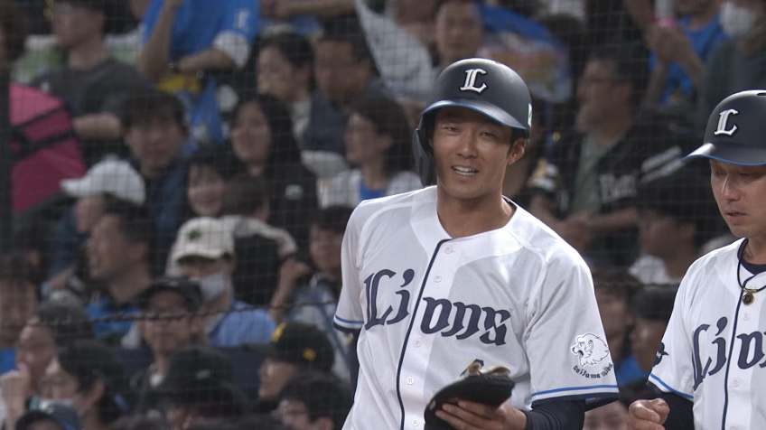 1回裏・L石井一成 レフト前へのタイムリーで初回から4点を奪う!!