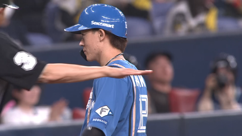 2回表・F矢澤宏太 快足を飛ばして3ベースヒット!!