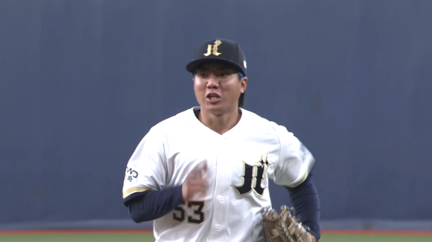 6回表・B宜保翔 スライディングキャッチでのファインプレーを見せる!