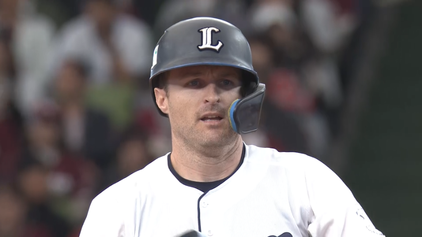 6回裏・Lネビン 三塁線を破るヒットで一塁ランナーが一気に生還!!