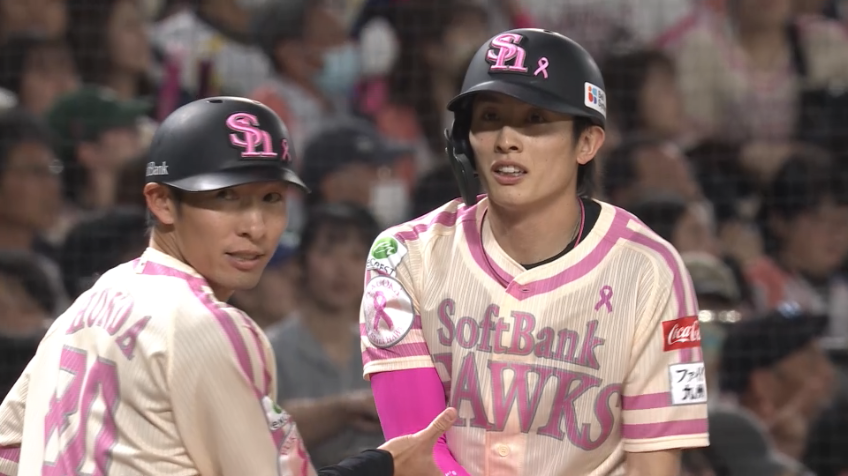 3回裏・H周東佑京 タイムリー3ベースヒットで1点差に迫る!!