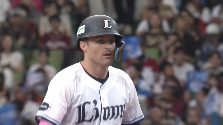 1回裏・Lネビン 初回から幸先よく先制!! フェンス直撃のタイムリー2ベース!!