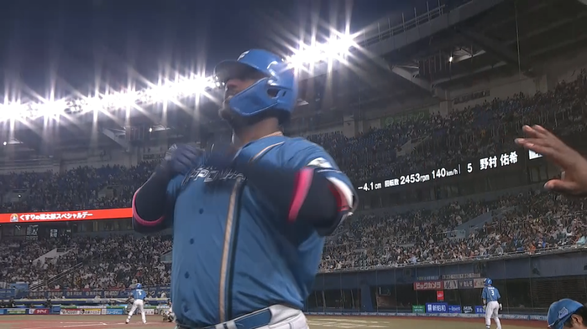 4回表・Fレイエス 追加点となるホームラン!!