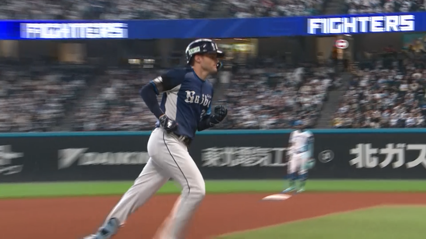 4回表・Lネビン 2打席連続となるレフトスタンドへの同点弾!!