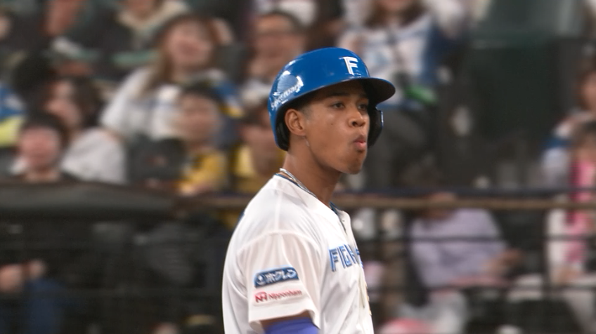 7回裏・F万波中正 点差を2点に縮めるタイムリーヒット!!