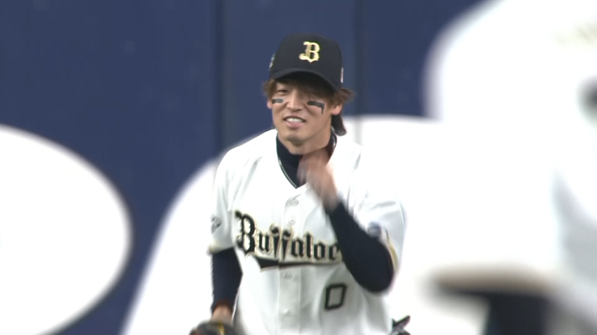 5回表・B渡部遼人 ナイスプレー!! 投手を救うダイビングキャッチ!!