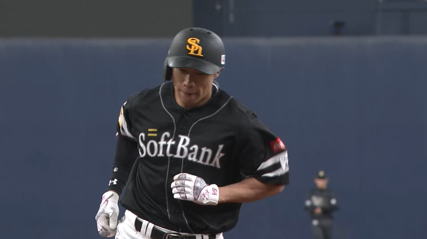 9回表・H柳田悠岐 初球捉えてライトへソロホームランを放つ!!