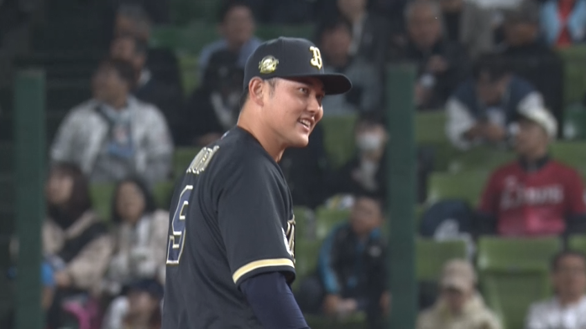 6回裏・B野口智哉 ジャンプしてライナーをキャッチ!!