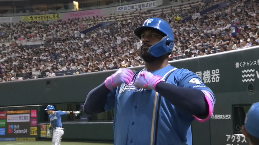 5回表・Fレイエス 打った瞬間!! レフトスタンドへのソロホームランで1点差に迫る!!