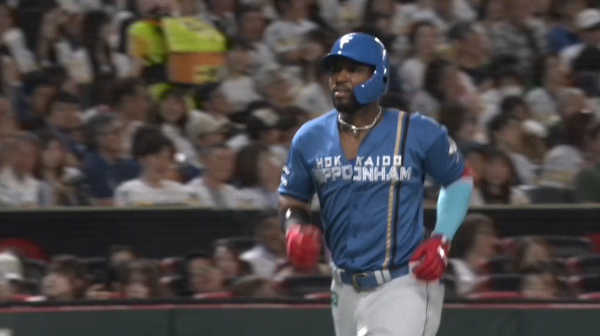 7回表・Fカストロ 完璧に捉えた!! レフトスタンドへの同点ホームラン!!