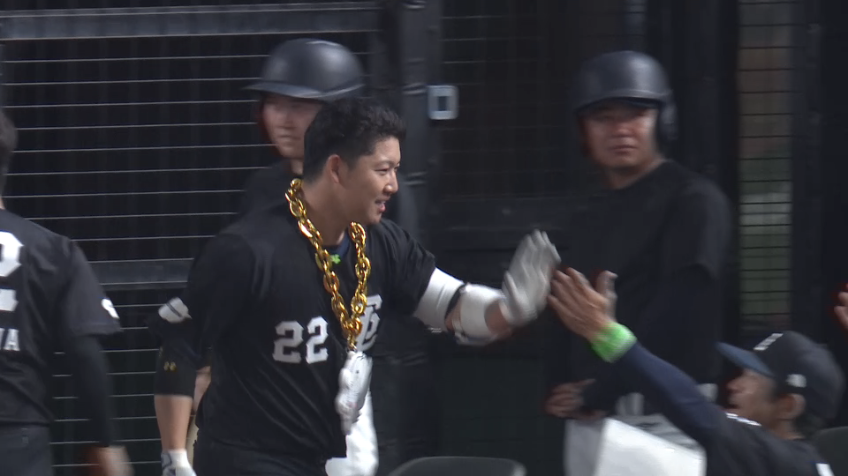 7回裏・L古賀悠斗 引っ張った打球はレフトスタンドへの2ランHR!!