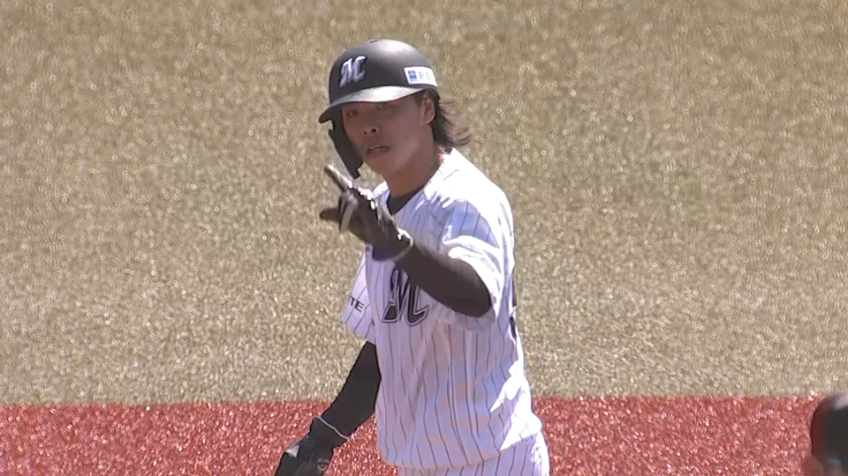 1回裏・M小川龍成 ライトフライで二塁に進む好走塁!!