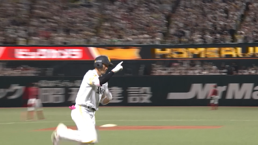 3回裏・H柳田悠岐 左中間へ同点ホームランを放つ!!